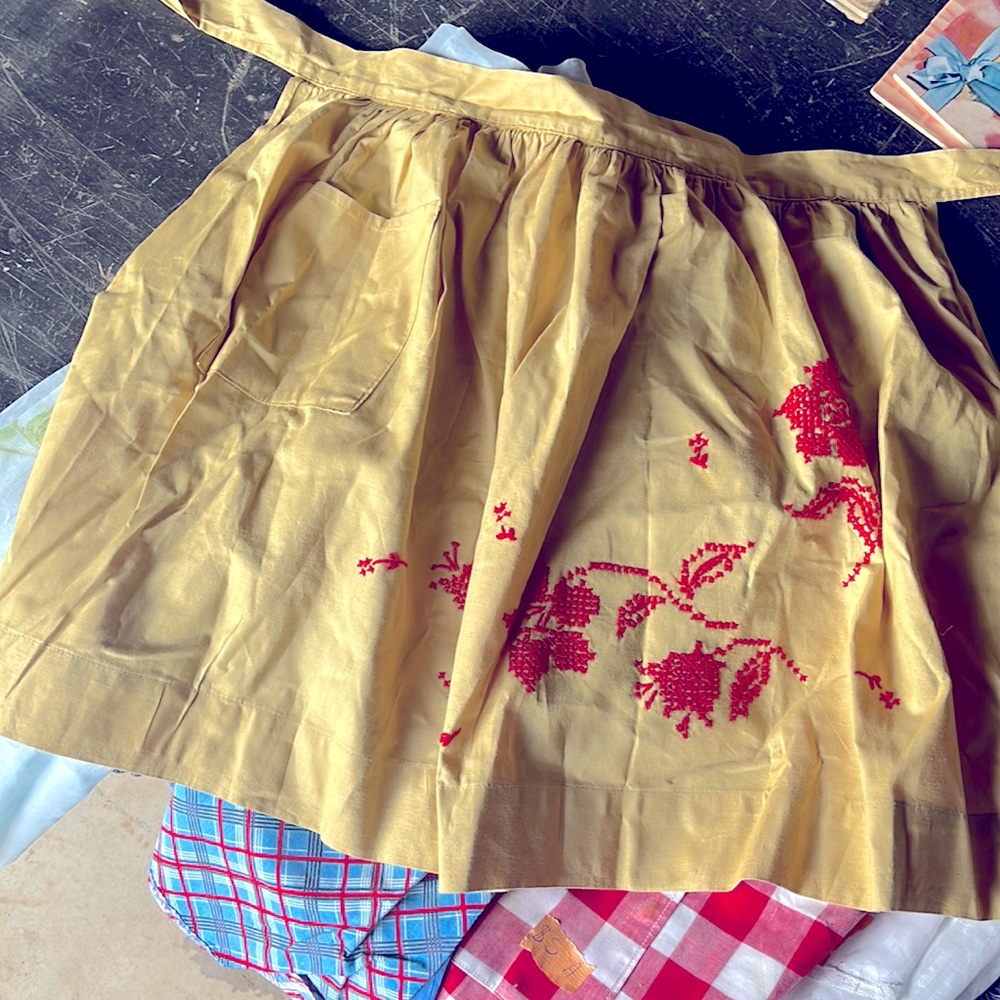 Embroidered Yellow Waist Apron with Red Floral Detail